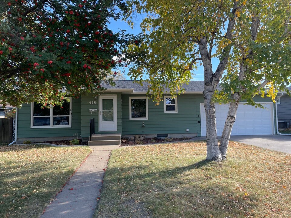 419 52nd St S in Great Falls, MT - Building Photo