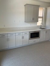 955 Lindbergh Dr in San Marcos, CA - Foto de edificio - Building Photo