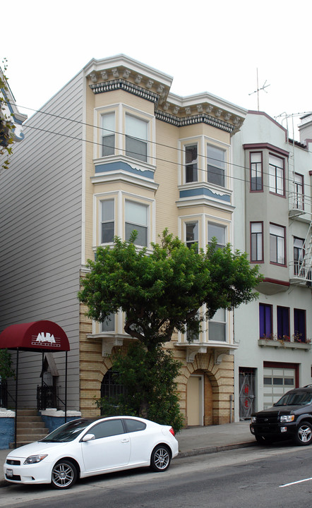 2250 Van Ness Ave in San Francisco, CA - Building Photo