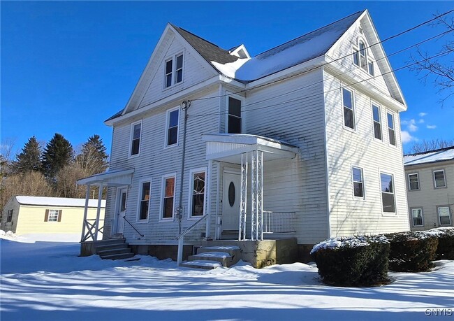 2944 Mohawk St in Sauquoit, NY - Foto de edificio - Building Photo