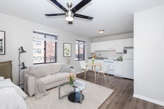 Crown Apartments in Denver, CO - Building Photo - Building Photo