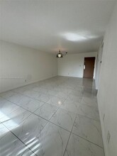 8511 NW 8th St in Miami, FL - Building Photo - Building Photo