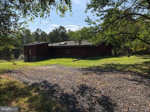 2295 Mountain Run Rd in Berkeley Springs, WV - Building Photo - Building Photo