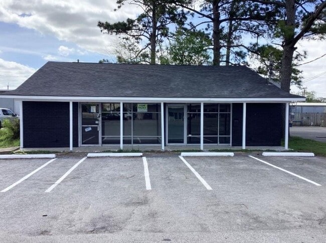1010 1st St in Humble, TX - Building Photo - Building Photo
