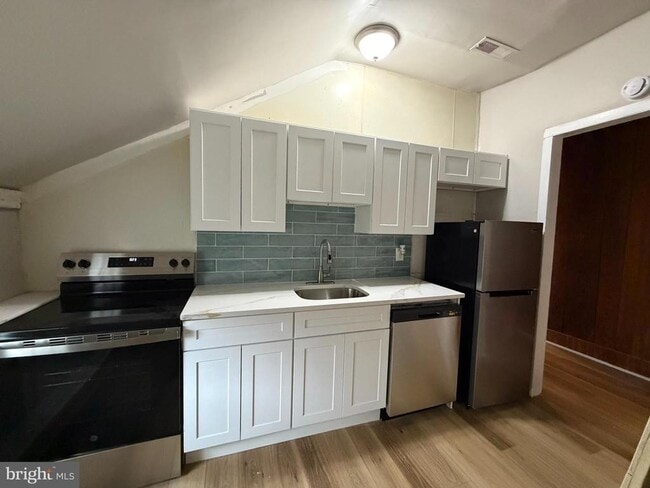 property at 1 Breakneck Rd