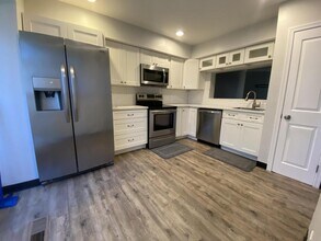 1018 Dartmouth Glen Way in Baltimore, MD - Building Photo - Building Photo