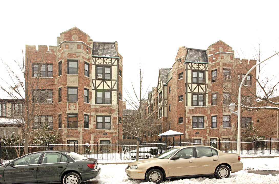 1519 West Farwell Avenue in Chicago, IL - Building Photo