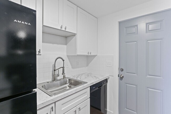 1407 W Marina Dr in Moses Lake, WA - Building Photo - Building Photo