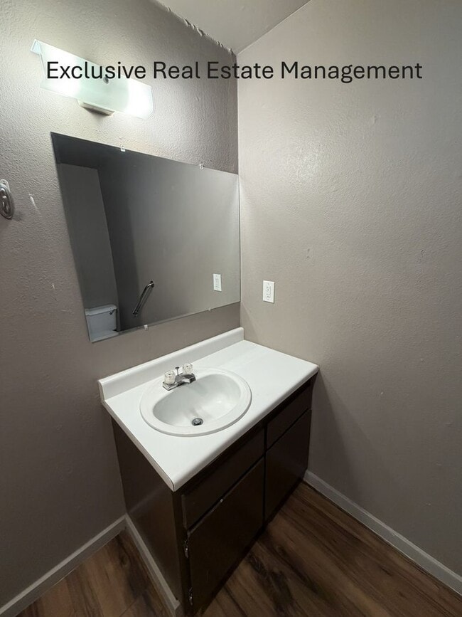 608 Riverside Dr in Klamath Falls, OR - Building Photo - Building Photo