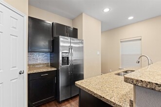 17120 Wilthorne Gardens Ct in Houston, TX - Foto de edificio - Building Photo