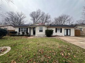 5929 Gayle Dr in Watauga, TX - Building Photo