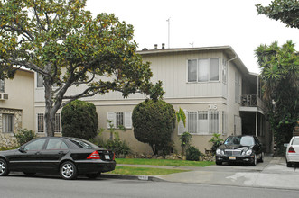 316 S Doheny Dr in Beverly Hills, CA - Building Photo - Building Photo