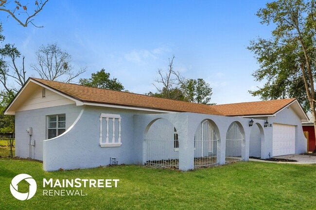 8210 Old English Dr in Jacksonville, FL - Building Photo - Building Photo