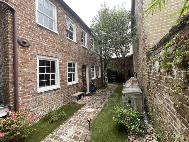 110 King St in Charleston, SC - Building Photo - Building Photo