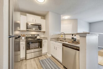 Hillside Place Apartments in Knoxville, TN - Foto de edificio - Building Photo