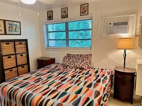 325 Fernwood Rd in Key Biscayne, FL - Building Photo - Building Photo