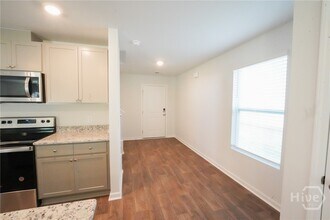 467 Coconut Dr in Bloomingdale, GA - Building Photo - Building Photo