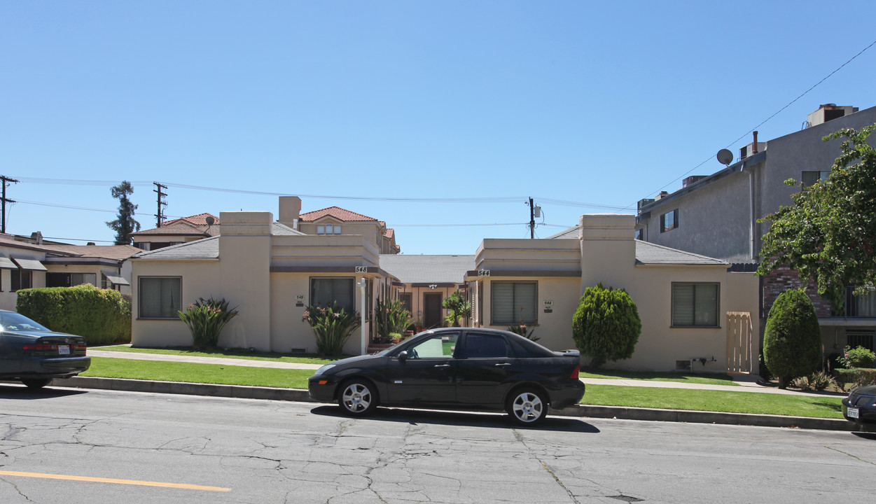 544-548 E Verdugo Ave in Burbank, CA - Foto de edificio