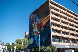 1711 Mount Royal Apartments in Calgary, AB - Building Photo - Building Photo