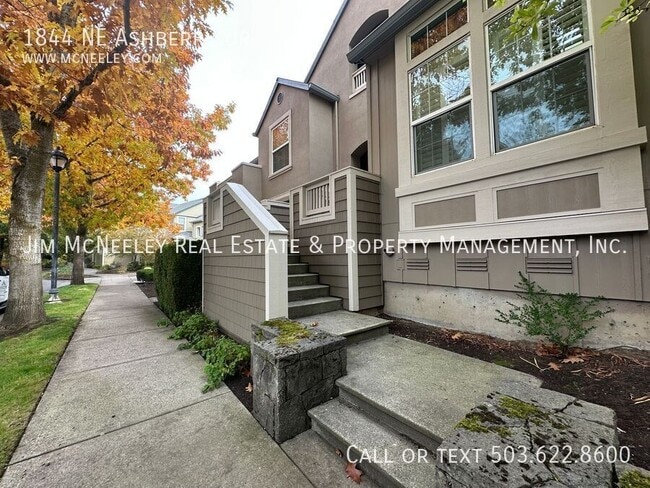 1844 NE Ashberry Dr in Hillsboro, OR - Building Photo - Building Photo