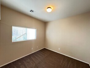 6277 Canebrake Ct in Las Vegas, NV - Building Photo - Building Photo