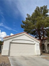 6608 Old Newbury Ave in Las Vegas, NV - Building Photo - Building Photo