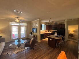 1811 Medical Pkwy in San Marcos, TX - Building Photo