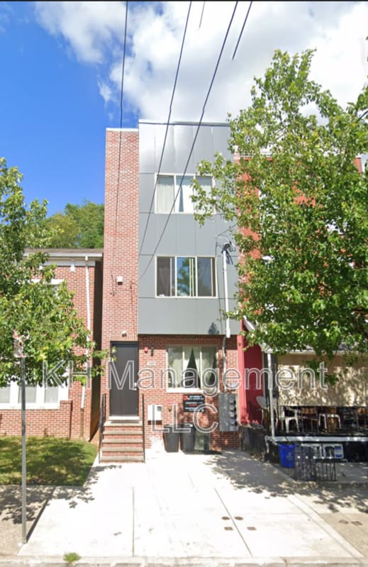 709 N 44th St in Philadelphia, PA - Building Photo - Building Photo