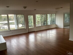 1600 E Texar Dr in Pensacola, FL - Building Photo - Building Photo