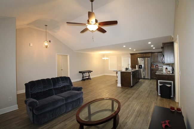 1315 Mayfield Dr in Sumter, SC - Building Photo - Building Photo