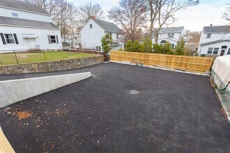 479 Fulton St, Unit 1 in Medford, MA - Foto de edificio - Building Photo