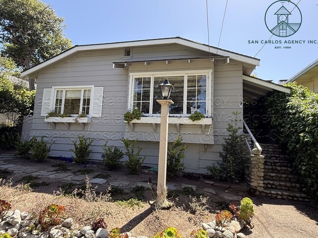 property at 3 7th Ave