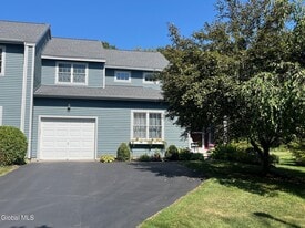 68 Vista Dr in Saratoga Springs, NY - Building Photo
