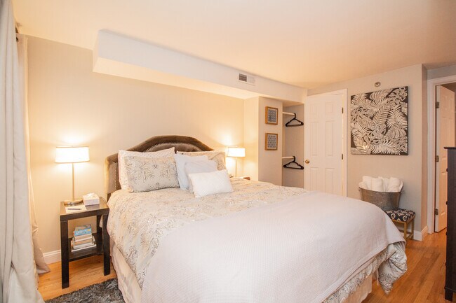 23 Jay St, Unit B in Cambridge, MA - Foto de edificio - Building Photo