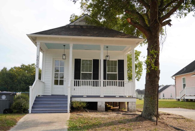 property at 2025 Elvin Dr