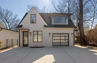 1330 Columbia Ave in Franklin, TN - Building Photo