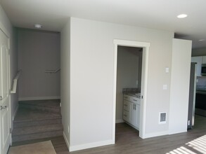 104 N Anacortes St, Unit 108NAnacortesSt in Burlington, WA - Building Photo - Building Photo