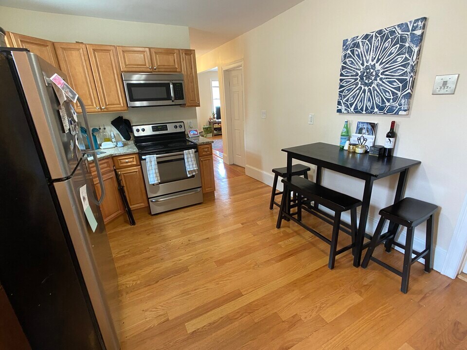 6 Nashua St, Unit 2 in Somerville, MA - Building Photo