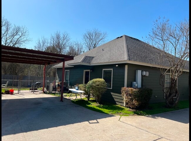 3412 S 3rd St in Waco, TX - Building Photo - Building Photo