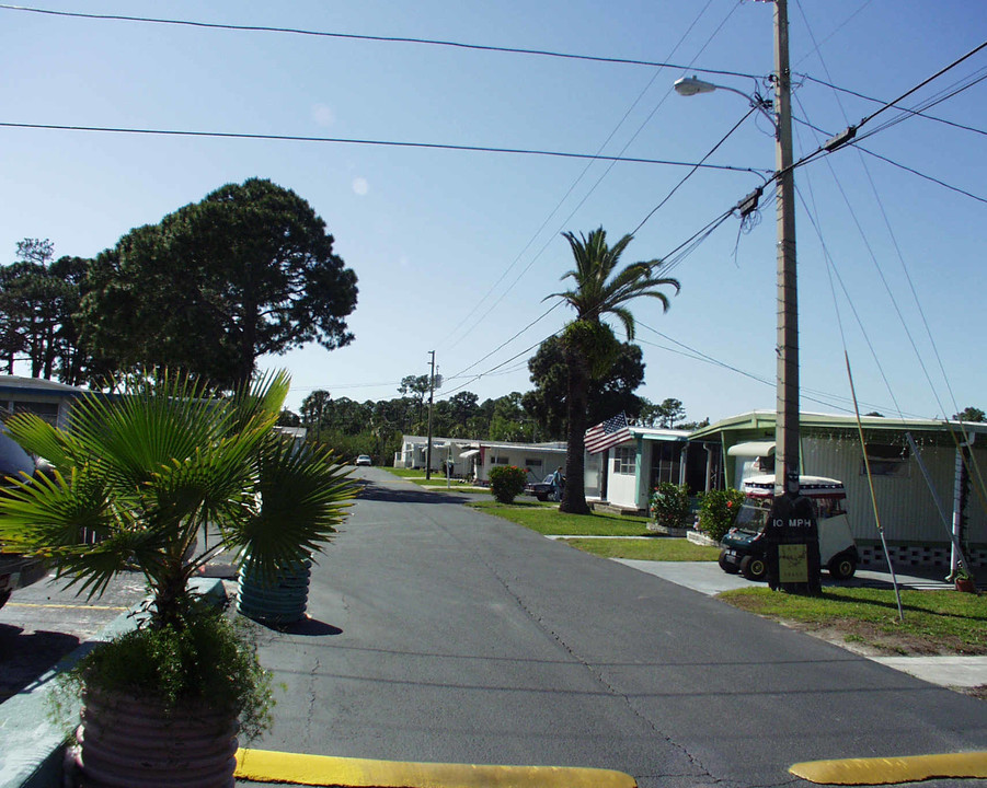 Imperial Courts Mobile Home Park in New Port Richey, FL - Building Photo