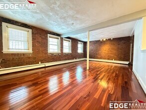 39 South St, Unit B in Boston, MA - Foto de edificio - Building Photo