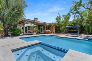 30 San Juan Dr in Rancho Mirage, CA - Building Photo