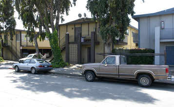 3242-3248 Rolison Rd in Redwood City, CA - Building Photo - Building Photo