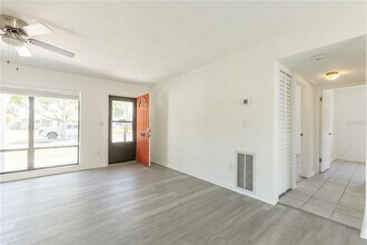 410 42nd Ave NE in St. Petersburg, FL - Building Photo - Building Photo