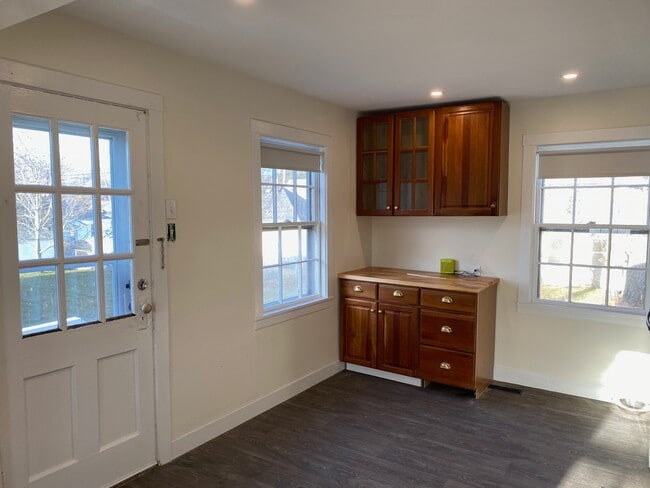 15 Cole St, Unit 15 Cole St in Kittery, ME - Building Photo - Building Photo