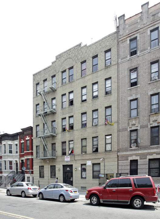 2330 Crotona Ave in Bronx, NY - Building Photo