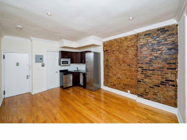 242 E 75th St-Unit -4A in New York, NY - Foto de edificio