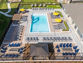 Viridian Apartments in Bowling Green, KY - Foto de edificio - Building Photo