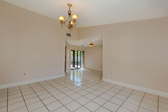 9025 SW 112th Ct in Miami, FL - Building Photo - Building Photo