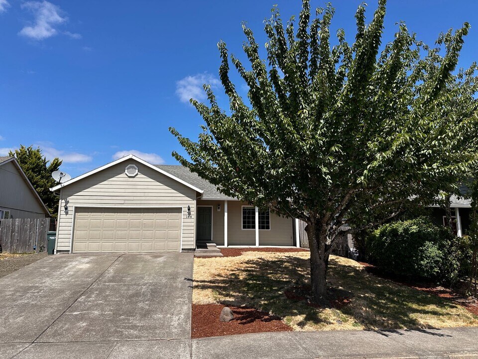 188 Acorn St in Monmouth, OR - Building Photo